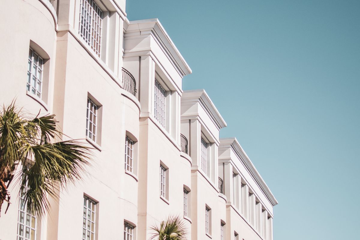Bâtiment tertiaire moderne — rénovation d'ampleur